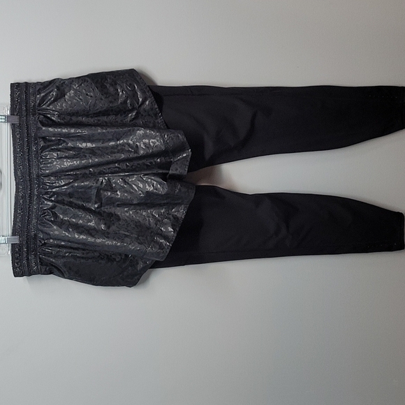 Athleta 2 in 1 Rainier Tight Shorts with Leggings SIze XLT XL Tall - Picture 8 of 15